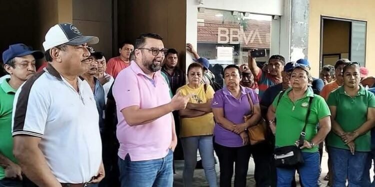 Palizada: trabajadores denuncian despidos, quincenas pendientes y adeudo de 11 mdp