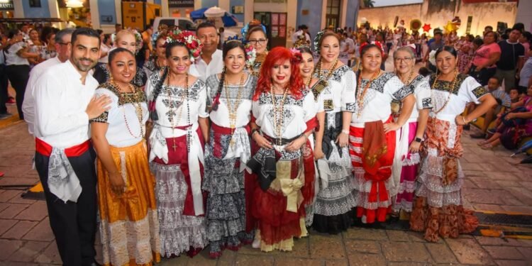 Layda respalda a Hinojosa por Campeche