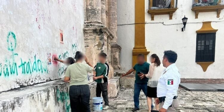 Detectan a estudiantes mientras realizaban pintas en el Ex Templo de San José de Campeche