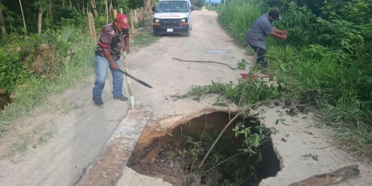 Deslave amenaza tramo carretero de Candelaria; alertan a conductores por daños en la vía