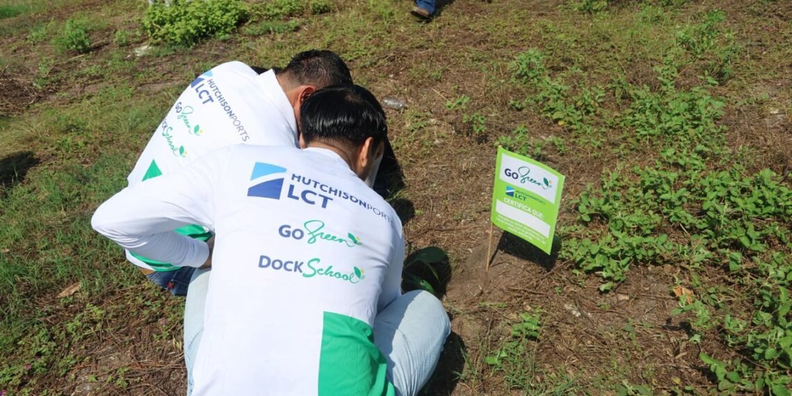 Dock School beneficia al Colegio de Bachilleres de Petacalco, Guerrero