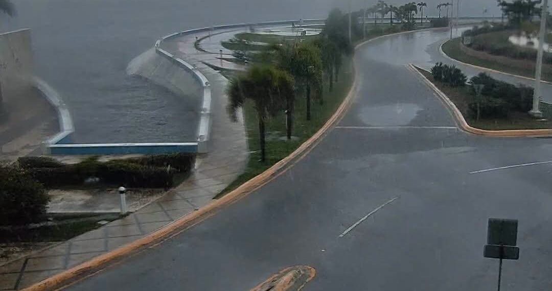 ¿Vas a circular? Estas vialidades presentan riesgos por las lluvias