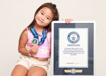 ¡Apenas tiene seis! Niña japonesa rompe récord Guinness como DJ