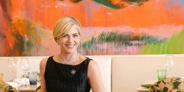 ¿Qué ocurrió durante el vuelo? Selma Blair es detenida tras un altercado con la tripulación